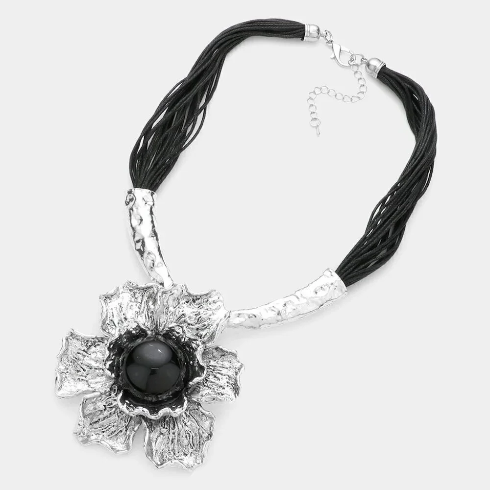 NWT Black Antique Silver Metal Flower Pendant Faux Leather Necklace Set